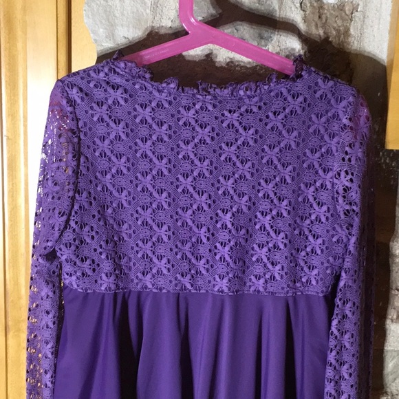 Girl & Co. By Limeapple. 
Gorgeous Flowy Top - Picture 5 of 11